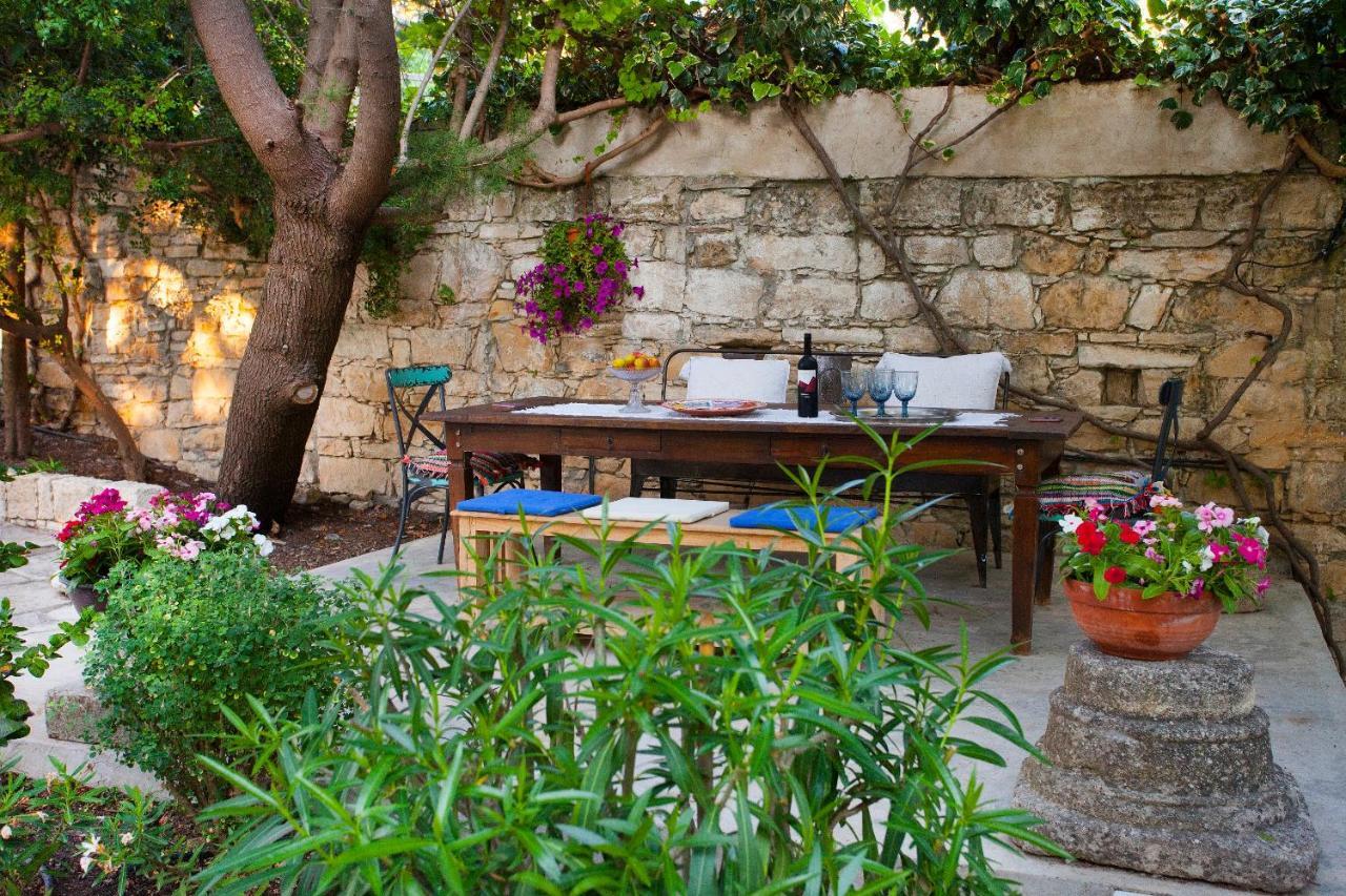 Cecilias Courtyard Guest House Malia Exterior photo