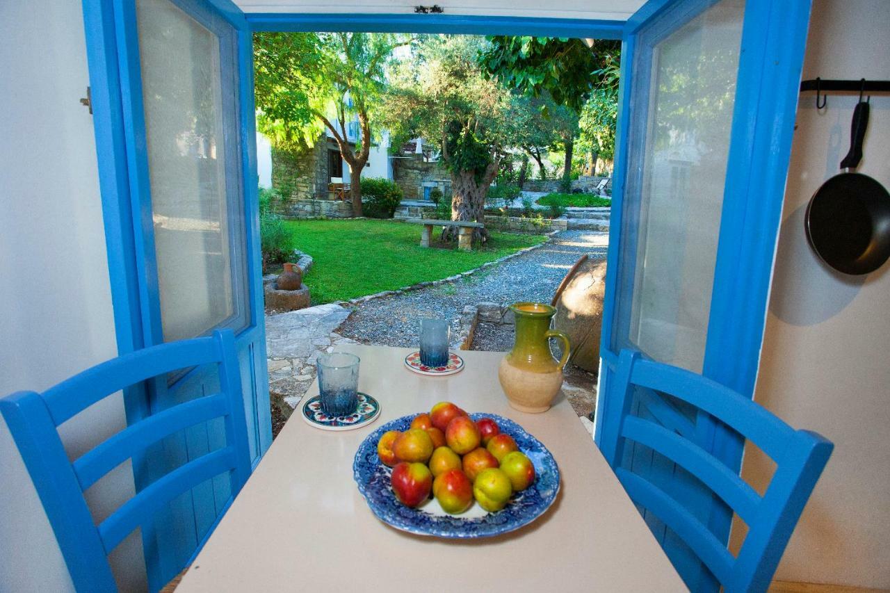 Cecilias Courtyard Guest House Malia Exterior photo